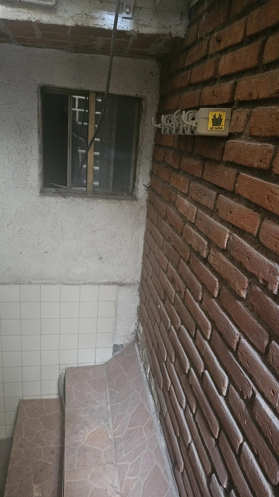 Frontera entre muros